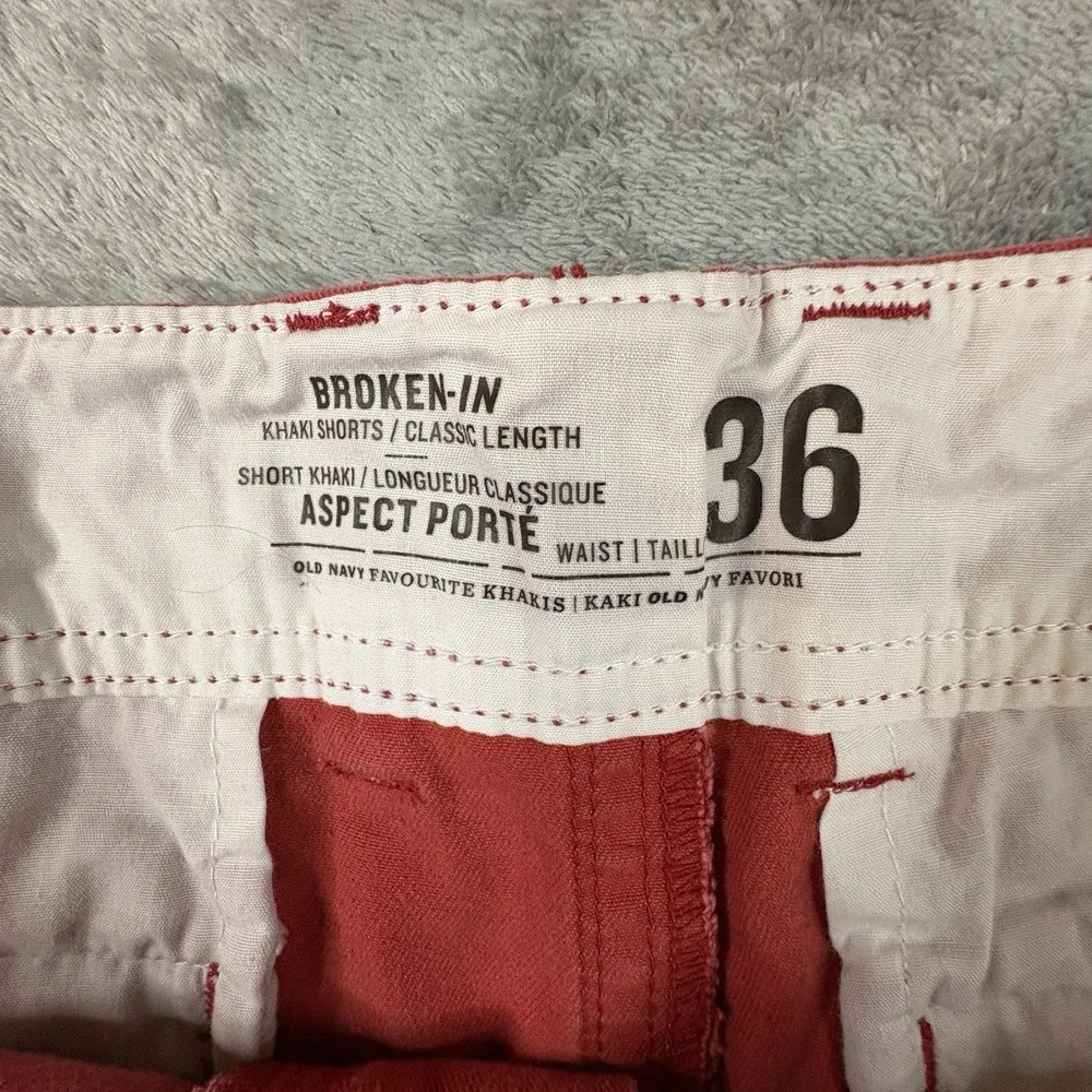 Old Navy Men's 38 Red Coral Broken In Khaki Shorts Classic Length Flat Front